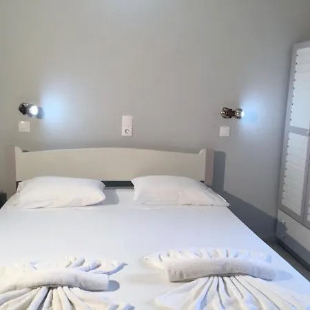 Plubis 3*