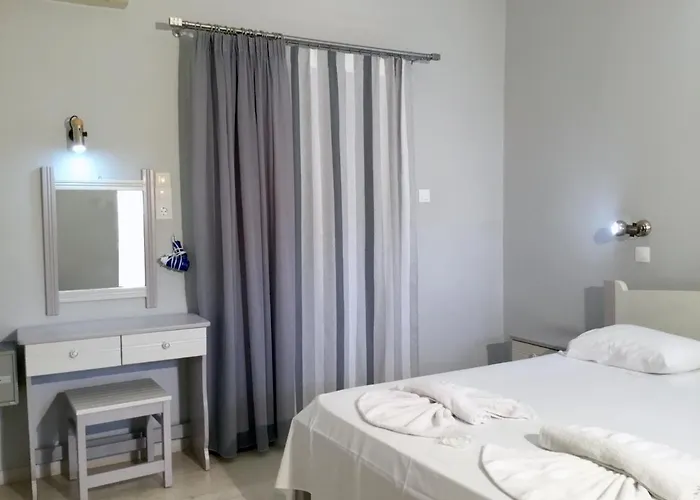 Plubis מלון דירות 3*
