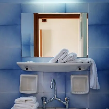 Plubis アパートホテル Kalamákion