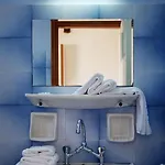 Plubis Apartahotel Kalamákion
